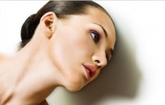 <b>肌肤护理有哪些不好的小习惯呢</b>