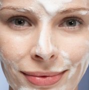 <b>如何清洁脸部肌肤</b>