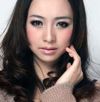 甜美干练都时尚 都市女人新妆容