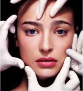 <b>护肤按摩法让你脸上皱纹去无踪</b>