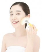 <b>如何祛斑展现红润脸部肌肤？</b>