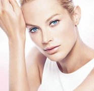 <b>科学补水方法，让肌肤水润保湿</b>