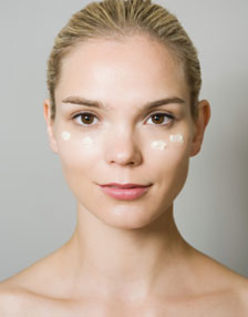 护肤去眼袋 坚持才能收获效果