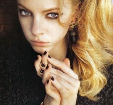 美女护肤 产品越混用越养颜？