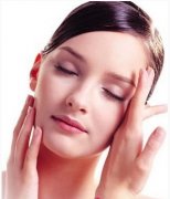 <b>OL熟女长痘痘的7大原因</b>