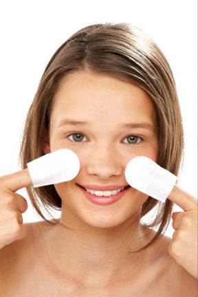 混合性皮肤的特质，T字部位毛孔粗大